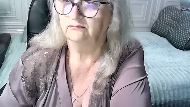 Snapshot of LolkaAlyss chatting on May 17, 3:59 am LolkaAlyss online show from May 17, 3:59 am