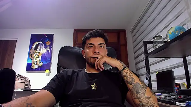 dereck fiore online show from December 2, 11:51 pm