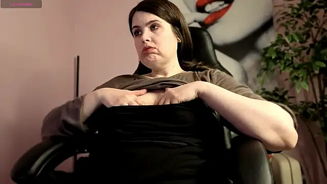 BattyMoll online show from February 13, 9:11 pm