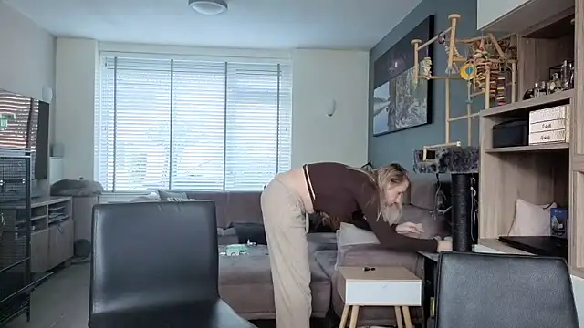 Snapshot of NaomiAndFriends chatting on September 24, 8:50 am NaomiAndFriends online show from September 24, 8:50 am