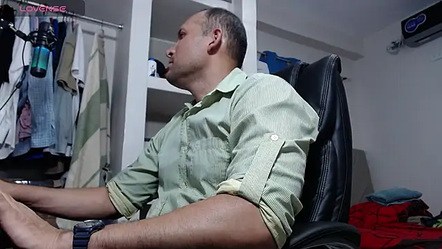 lewislamxxx hot online show from February 26, 11:15 pm