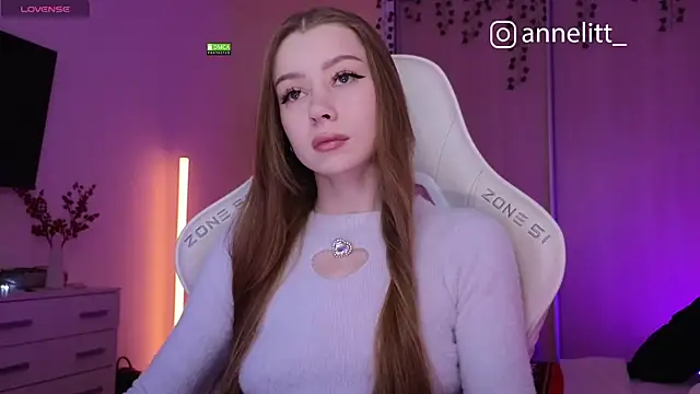 Snapshot of Annelitt chatting on December 22, 8:17 pm Annelitt online show from December 22, 8:17 pm