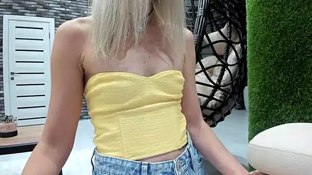Snapshot of StarryHanna chatting on April 29, 6:58 pm StarryHanna online show from April 29, 6:58 pm
