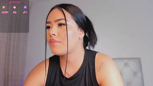 Snapshot of sophy_champagne chatting on February 13, 7:56 am sophy champagne online show from February 13, 7:56 am
