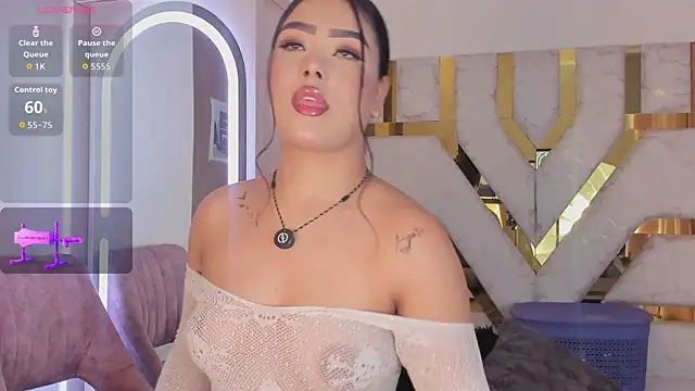 Snapshot of sophy_champagne chatting on March 12, 12:06 am sophy champagne online show from March 12, 12:06 am