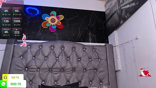 LAILAGUMMY online show from November 6, 2:18 pm