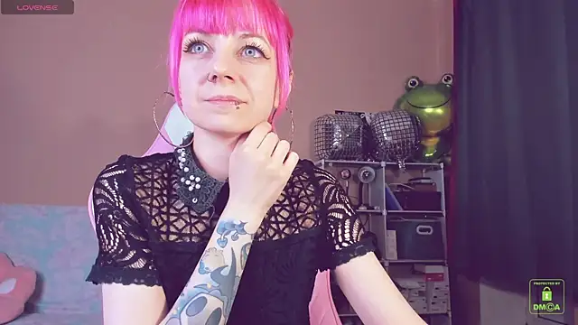 Snapshot of AmyRose6969 chatting on April 14, 6:14 pm AmyRose6969 online show from April 14, 6:14 pm