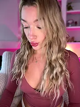 Snapshot of SerenaCloud chatting on October 1, 4:24 pm SerenaCloud online show from October 1, 4:24 pm