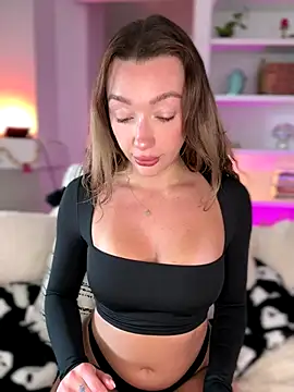 Snapshot of SerenaCloud chatting on October 7, 3:42 pm SerenaCloud online show from October 7, 3:42 pm