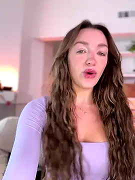 Snapshot of SerenaCloud chatting on October 30, 6:08 pm SerenaCloud online show from October 30, 6:08 pm