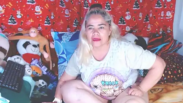 Snapshot of estrellita_fugaz16x chatting on January 7, 3:31 am estrellita fugaz16x online show from January 7, 3:31 am