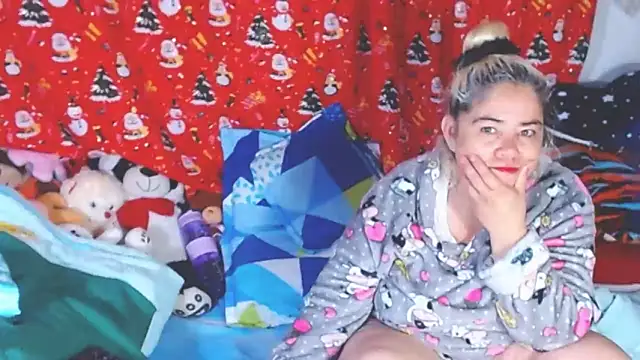 Snapshot of estrellita_fugaz16x chatting on February 3, 8:41 am estrellita fugaz16x online show from February 3, 8:41 am