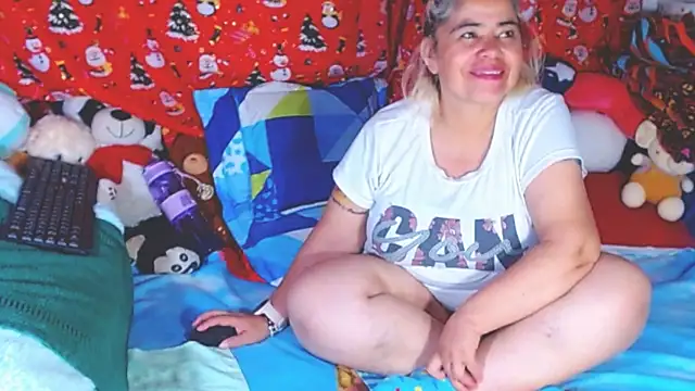 Snapshot of estrellita_fugaz16x chatting on February 4, 4:07 am estrellita fugaz16x online show from February 4, 4:07 am