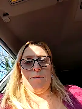winniess40 online show from January 1, 1:27 pm
