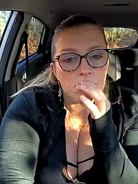 winniess40 online show from January 12, 1:37 pm