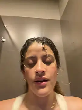 alana15 online show from December 4, 9:24 pm