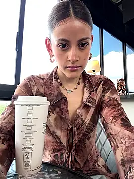 alana15 online show from January 18, 5:06 pm