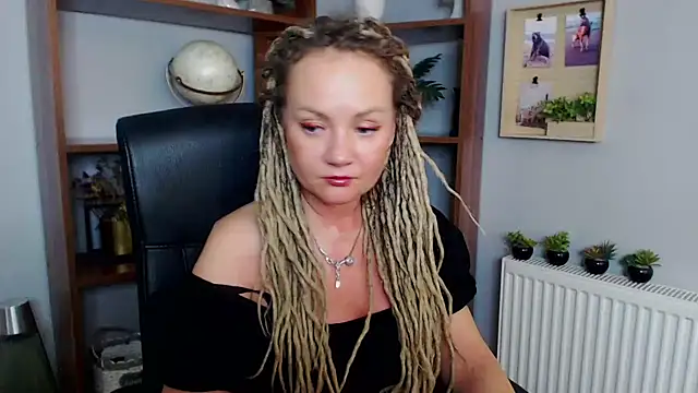 Snapshot of KayaMagic chatting on December 17, 6:53 pm KayaMagic online show from December 17, 6:53 pm