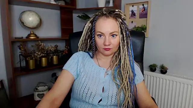 Snapshot of KayaMagic chatting on February 6, 4:25 pm KayaMagic online show from February 6, 4:25 pm