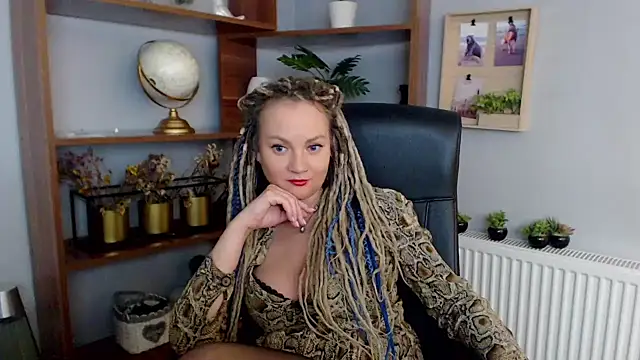 Snapshot of KayaMagic chatting on February 18, 6:04 pm KayaMagic online show from February 18, 6:04 pm