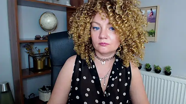 Snapshot of KayaMagic chatting on March 20, 3:25 pm KayaMagic online show from March 20, 3:25 pm