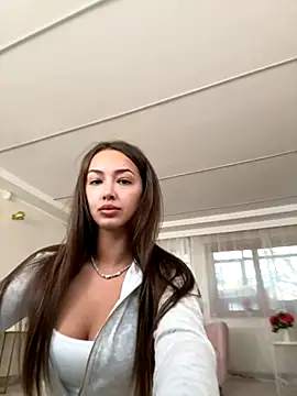 TiffanyHouston  online show from October 31, 7:09 am