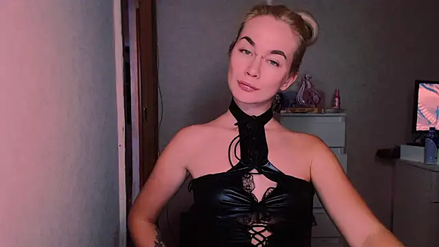 xxxcharismaaa online show from October 6, 7:33 pm