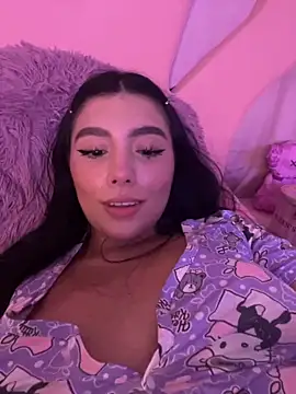 shantall vidales  online show from October 9, 8:56 am