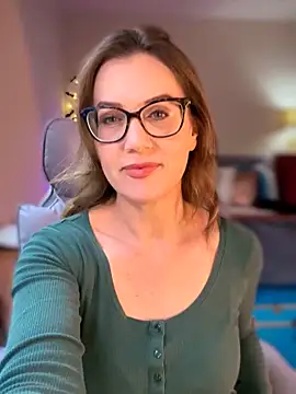 MaiseKnox online show from April 29, 7:20 pm