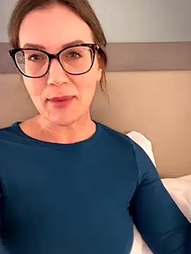 MaiseKnox online show from May 11, 5:54 pm