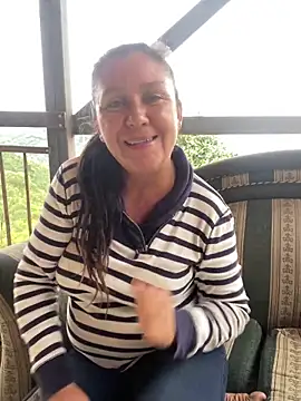 Snapshot of Sunshinee- chatting on December 19, 9:28 pm Sunshinee- online show from December 19, 9:28 pm