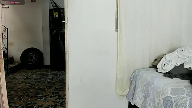 BlowMommy  online show from January 7, 3:23 pm