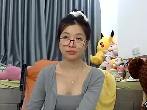 Snapshot of Cute_Ruby01 chatting on December 6, 3:00 pm Cute Ruby01 online show from December 6, 3:00 pm
