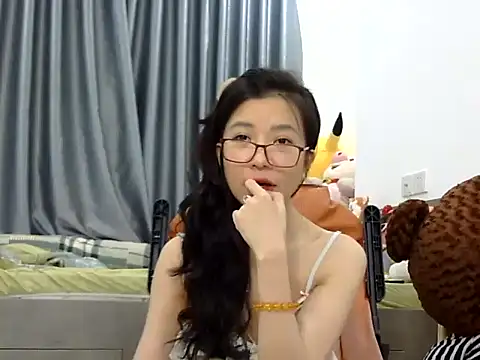 Snapshot of Cute_Ruby01 chatting on December 19, 3:19 pm Cute Ruby01 online show from December 19, 3:19 pm