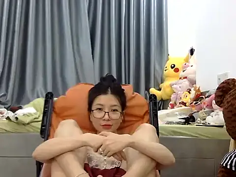 Snapshot of Cute_Ruby01 chatting on March 17, 2:23 pm Cute Ruby01 online show from March 17, 2:23 pm