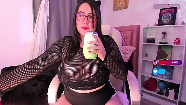 AudredLovely online show from February 4, 12:27 am