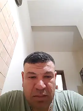 Snapshot of Biglove83 chatting on March 3, 9:11 am Biglove83 online show from March 3, 9:11 am