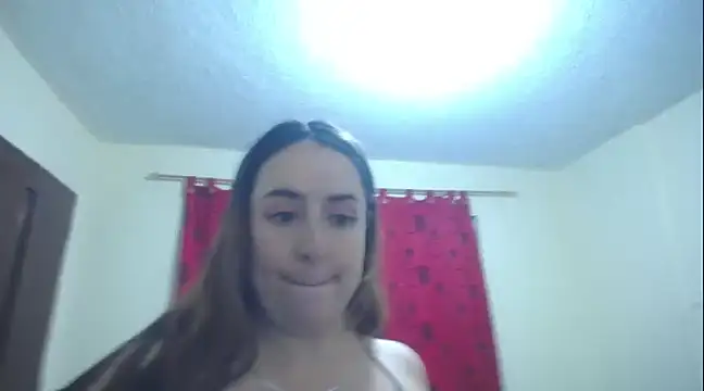 Snapshot of rosahills chatting on December 6, 3:19 am rosahills online show from December 6, 3:19 am