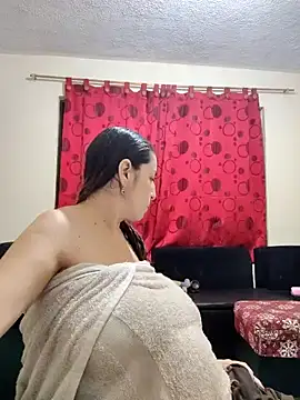 Snapshot of rosahills chatting on January 17, 5:53 am rosahills online show from January 17, 5:53 am