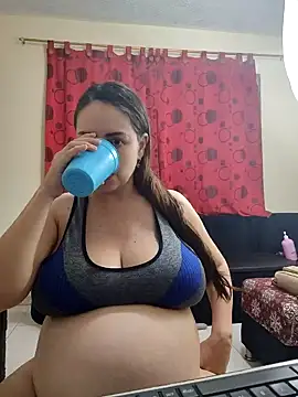 Snapshot of rosahills chatting on February 3, 4:04 am rosahills online show from February 3, 4:04 am