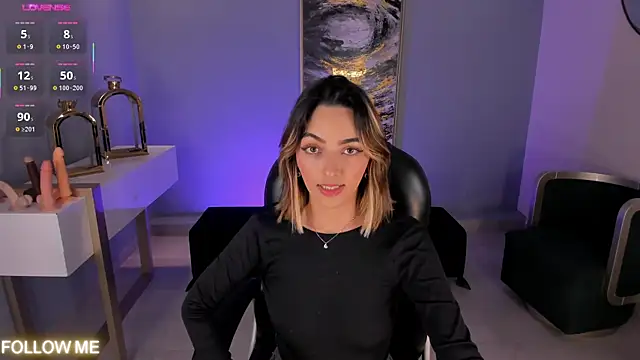 Snapshot of MelissaMoore_ chatting on October 24, 3:03 am MelissaMoore online show from October 24, 3:03 am