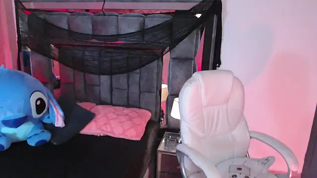 Snapshot of Christaly_ chatting on October 23, 9:52 am Christaly online show from October 23, 9:52 am