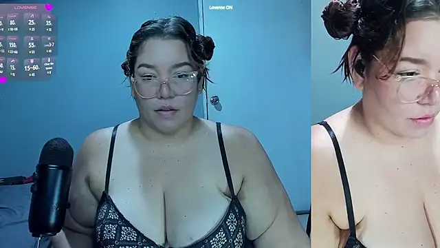 Snapshot of Johana_bbw chatting on February 18, 6:37 am Johana bbw online show from February 18, 6:37 am