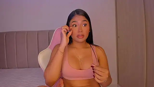 Snapshot of isa_bunny chatting on January 15, 4:06 am isa bunny online show from January 15, 4:06 am