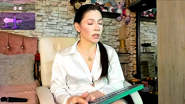 Carla expit online show from May 7, 12:49 am