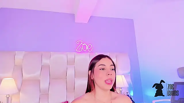 Snapshot of Zoe_Evans_ chatting on December 2, 12:18 pm Zoe Evans online show from December 2, 12:18 pm