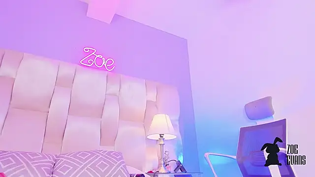 Snapshot of Zoe_Evans_ chatting on December 2, 3:25 pm Zoe Evans online show from December 2, 3:25 pm