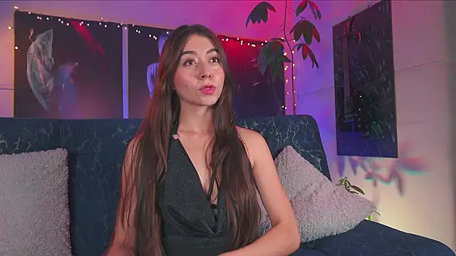 Snapshot of Bellapazzia chatting on December 24, 5:13 pm Bellapazzia online show from December 24, 5:13 pm