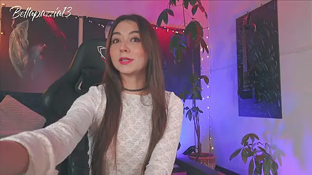 Snapshot of Bellapazzia chatting on March 13, 4:45 pm Bellapazzia online show from March 13, 4:45 pm