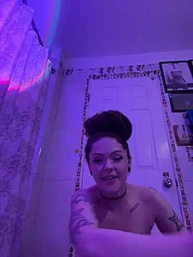 BlaizeyBBy online show from March 13, 12:56 pm